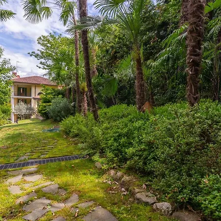 La Camelia, La Nostra Tripla Con Vista Lago, Al Secondo Piano Della Isabella
