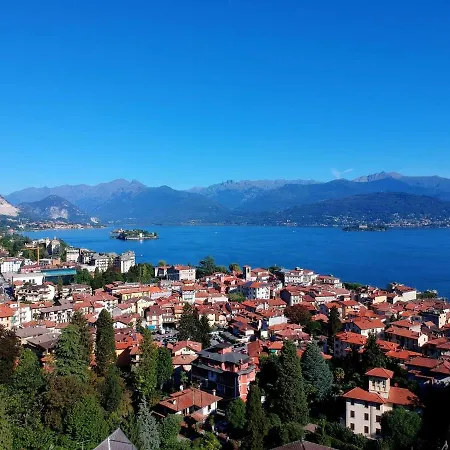 La Camelia, La Nostra Tripla Con Vista Lago, Al Secondo Piano Della Isabella Stresa
