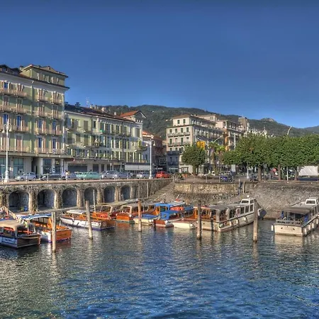 Penzion La Camelia, La Nostra Tripla Con Vista Lago, Al Secondo Piano Della Isabella Stresa