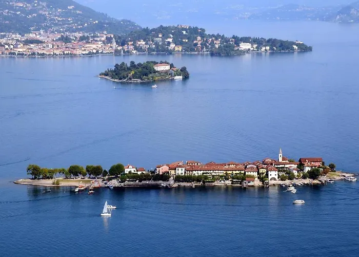 Gæstehus The Camelia, Our With View, Private Bathroom And Dedicated Parking At The Isabella