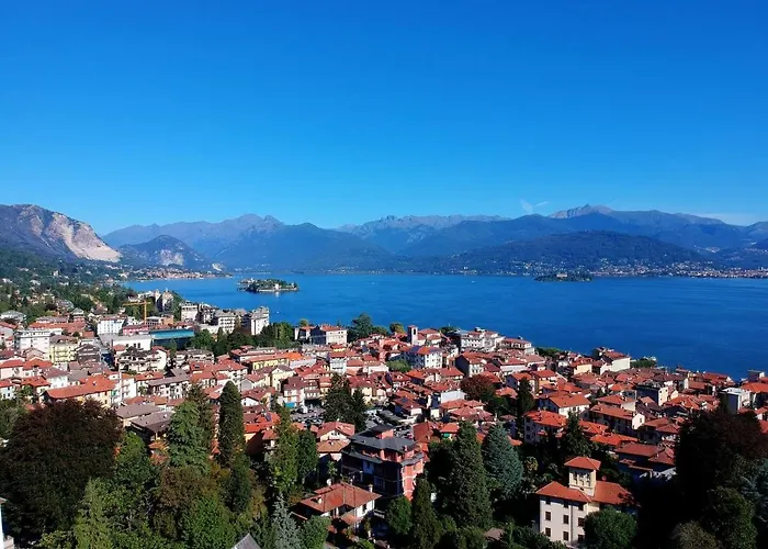 The Camelia, Our With View, Private Bathroom And Dedicated Parking At The Isabella Stresa