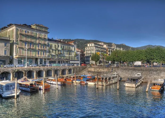 Gæstehus The Camelia, Our With View, Private Bathroom And Dedicated Parking At The Isabella Stresa