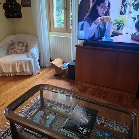 The Camelia, Our With View, Private Bathroom And Dedicated Parking At The Isabella 3* סטרסה